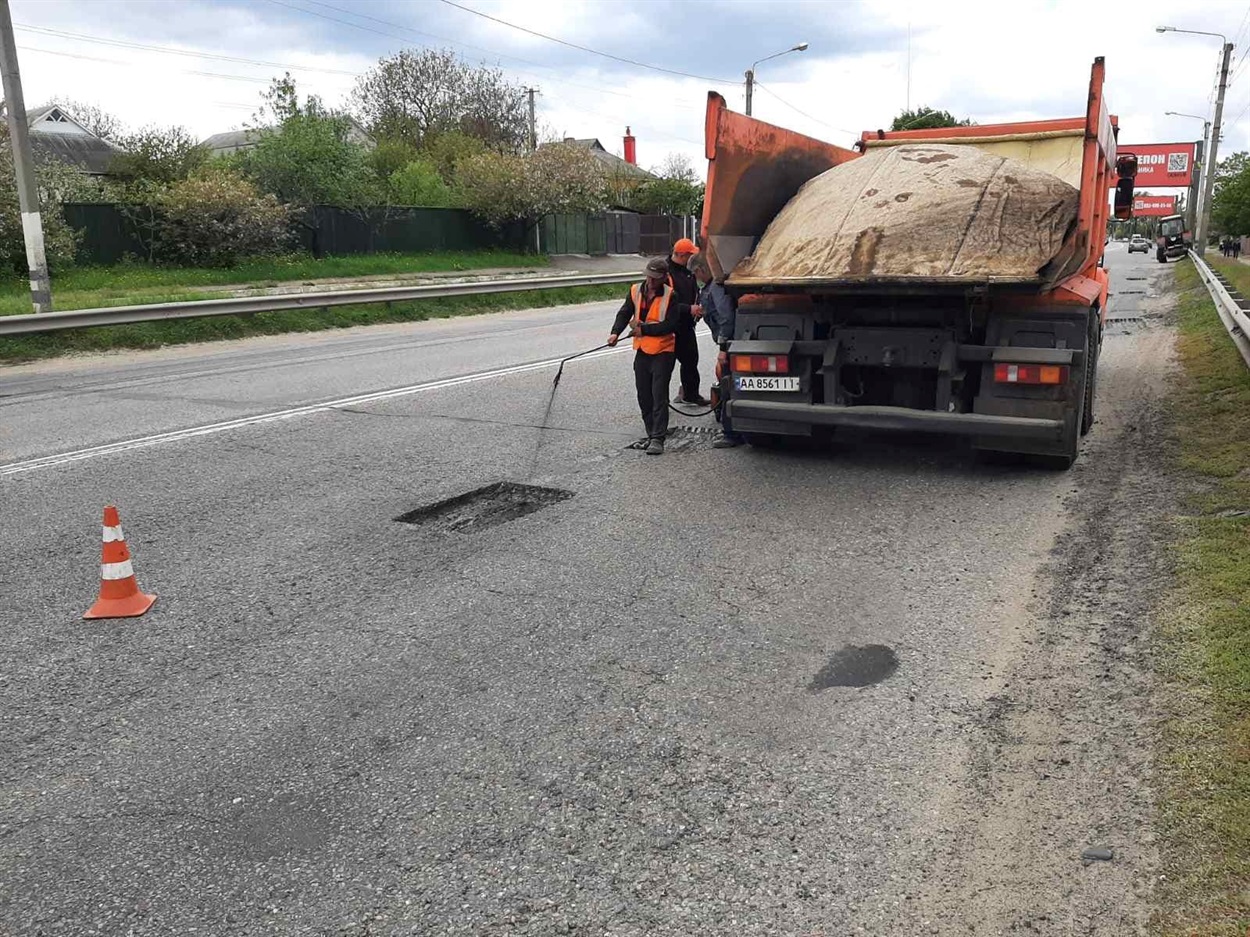 Ремонт дороги у Харківській області
