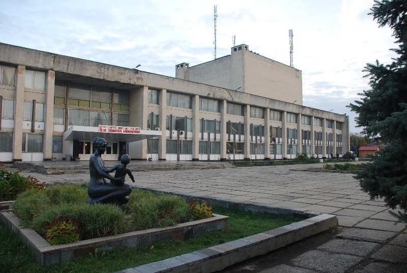 Палац культури в Лозовій до реставрації