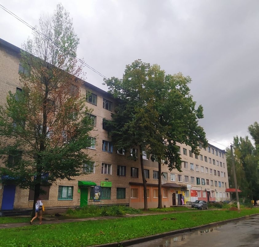 В будівлі на 1-му мікрорайоні міста Лозова мають облаштувати два поверхи для підприємців, 31.07.2023