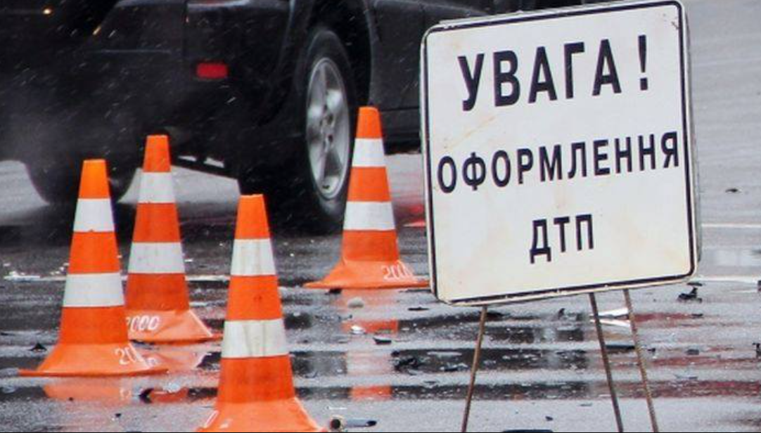 У Лозовій постраждалому в ДТП водієві знадобилася кваліфікована допомога рятувальників, 01.12.2023