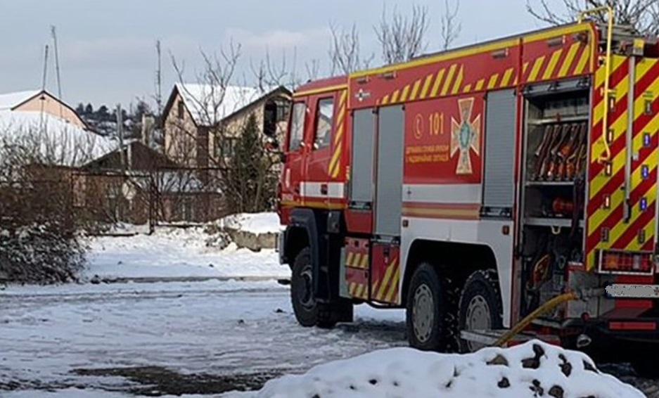 Вогнеборці Лозівського району врятували на пожежі 70-річну жінку, 18.12.2023