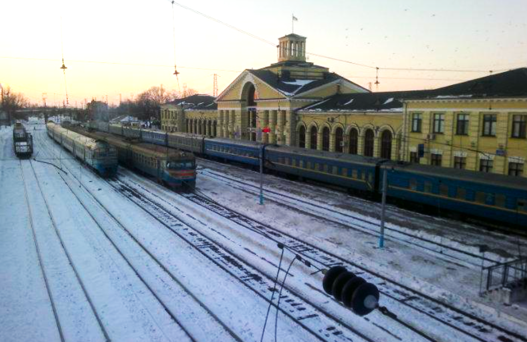 Від 25 грудня змінюють розклад руху приміського пасажирського поїзда №6808 сполученням “Слов’янськ - Лозова”, 24.12.2025