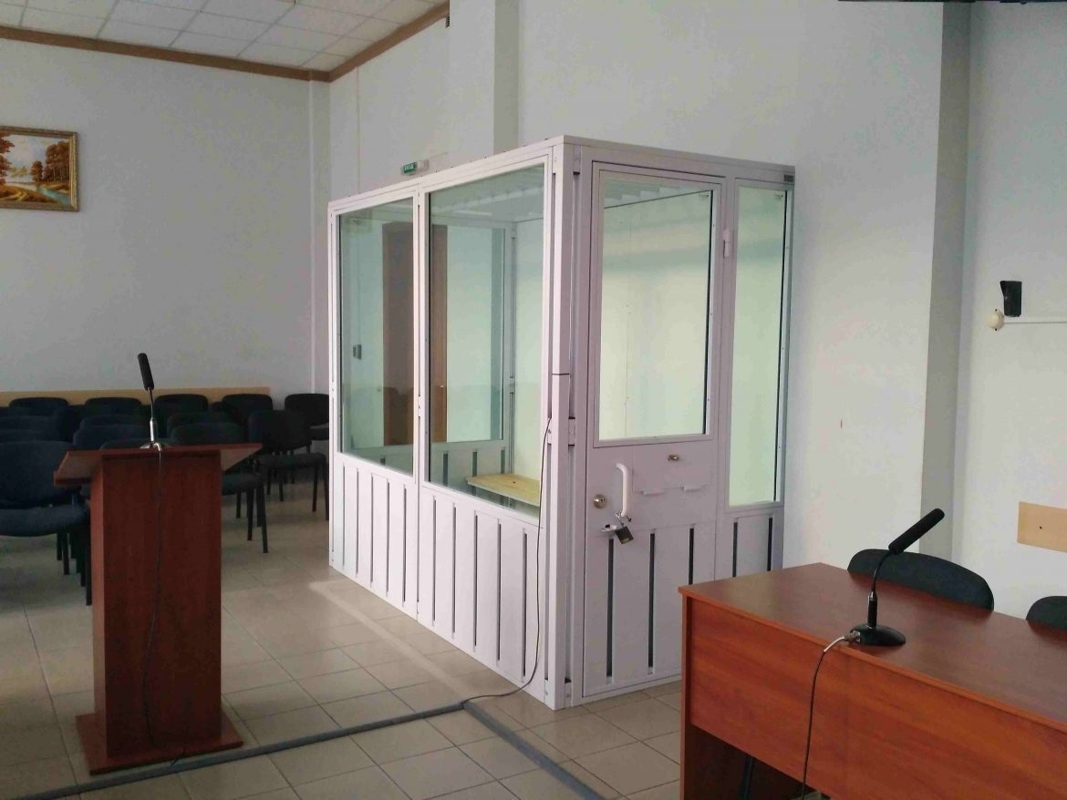 Суд засудив до 15 років жителя Лозівського району за зґвалтування малолітньої та виготовлення порно, 23.02.2024