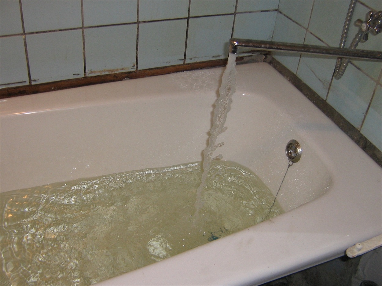 Жителів Лозової просять зробити дводенний запас води, 15.04.2-24
