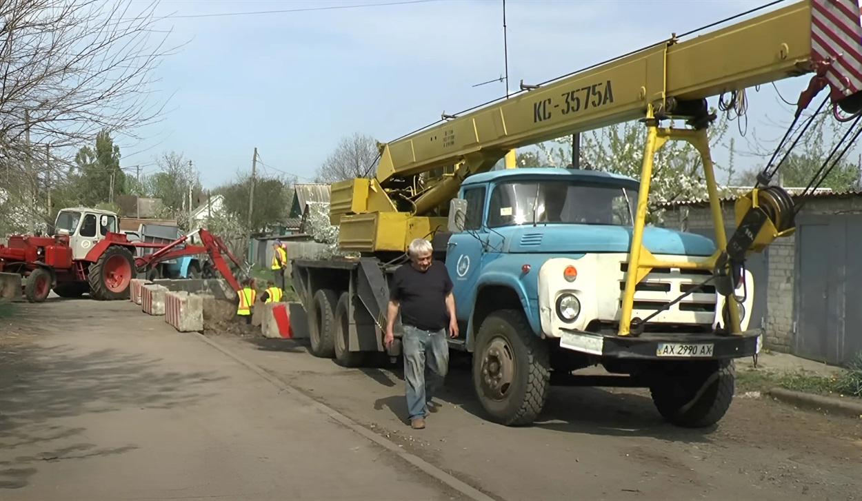 У Лозовій  “Теплоенерго” наразі проводяться гідравлічні випробування тепломережі підвищеним тиском, 18.04.2024
