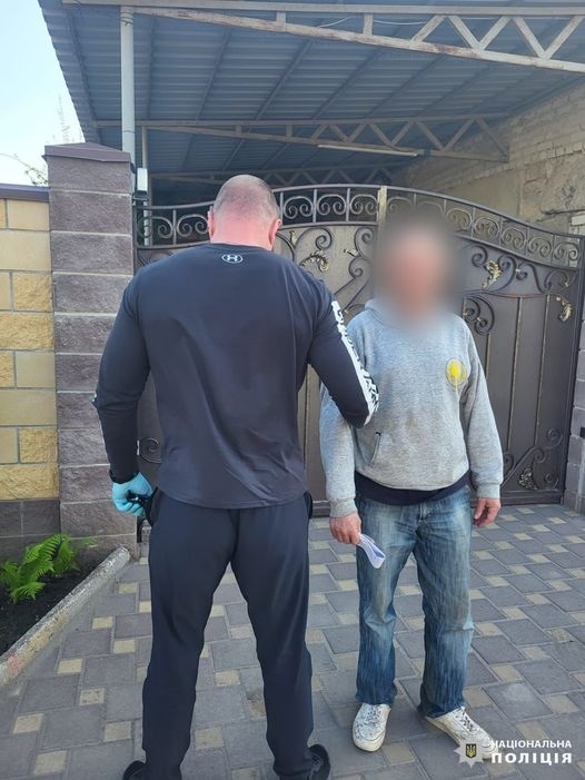 У Лозовій 60-річний чоловік розбещував неповнолітню дівчину, 03.25.2024