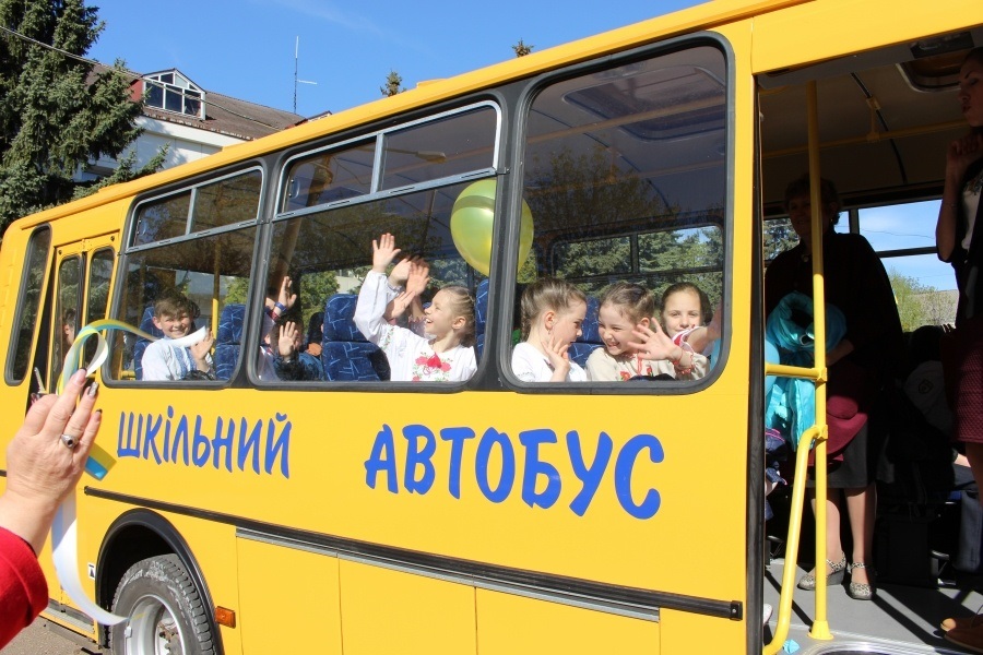 У Лозовій на нові шкільні автобуси виділили з місцевого бюджету майже 700 тис грн, 17.07.2024