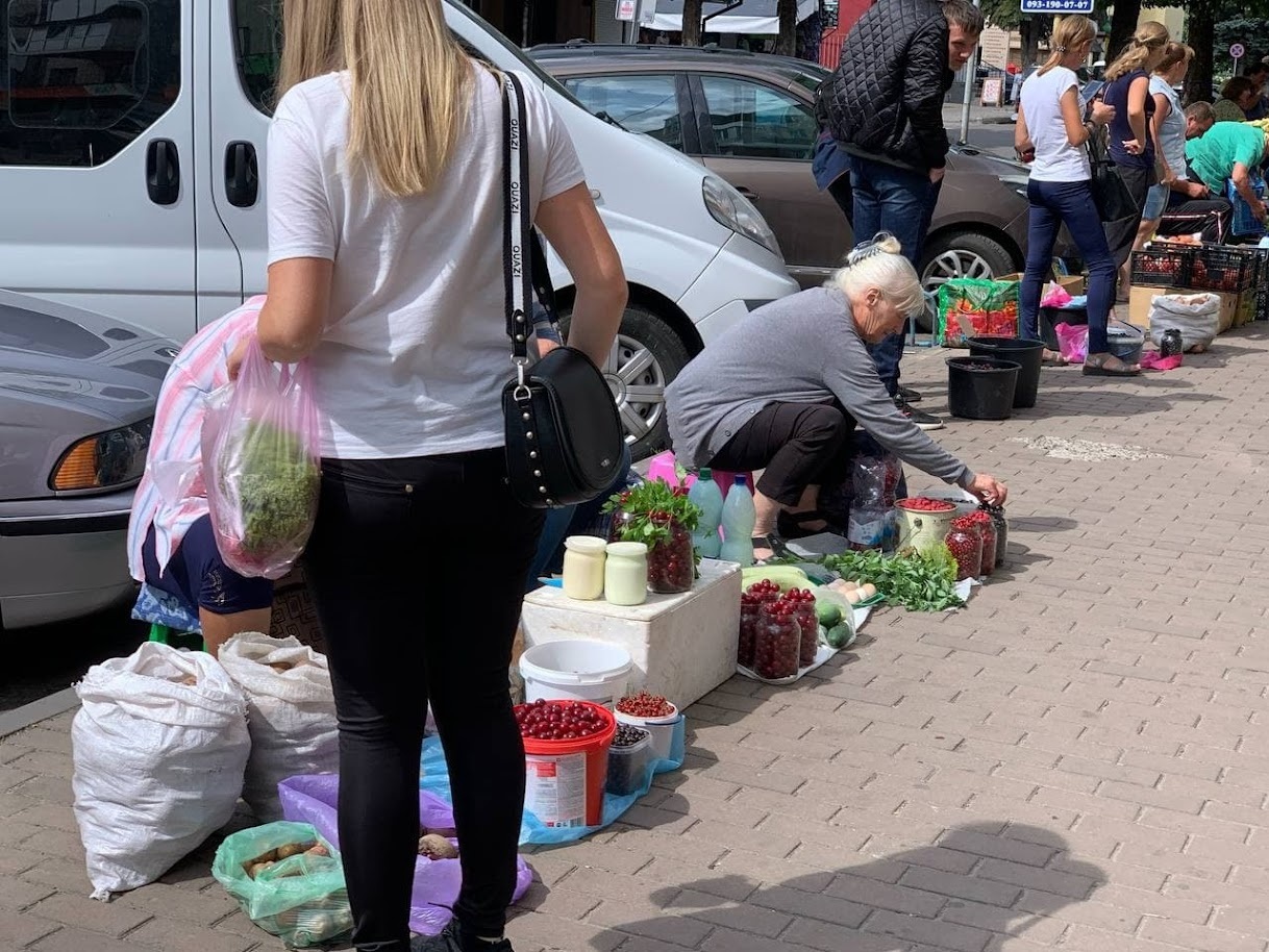 Жителів Лозової закликають не купувати продукти у невстановлених місцях, 18.07.2024